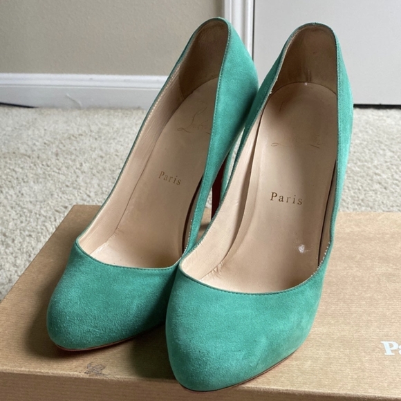 Shoes - Picture 5 of 9